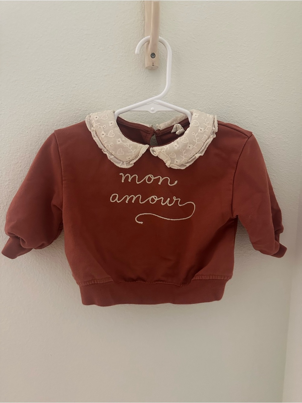 Quincy Mae Mon Amour Lace-Collar Sweatshirt Top - Rust